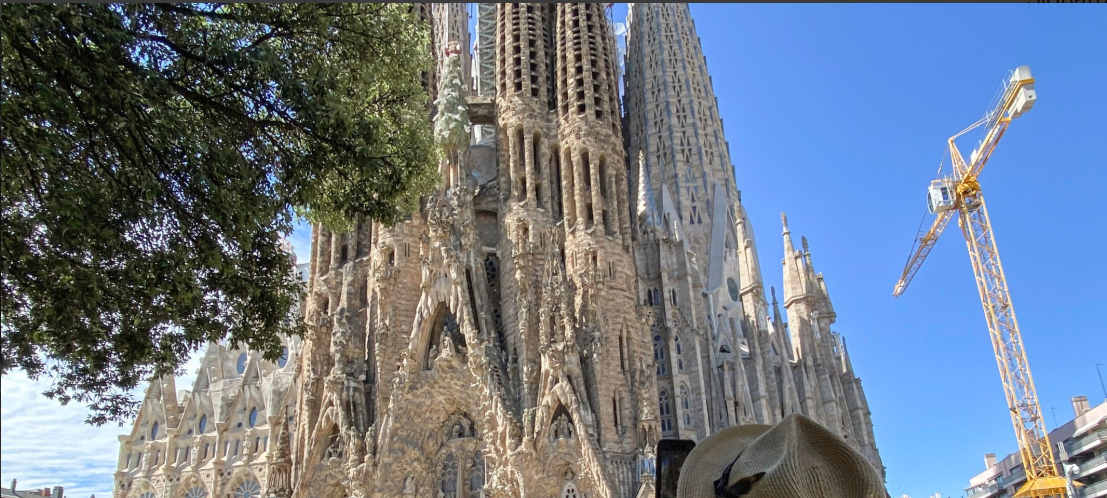 What is the etiquette for photographing locals?